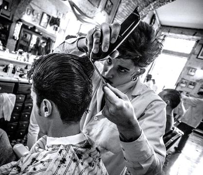barber haircut for
              client